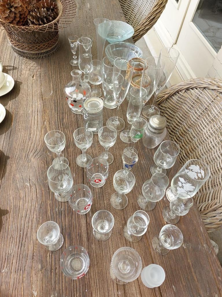 Glazen +/- 40 stuks vintage, Ophalen