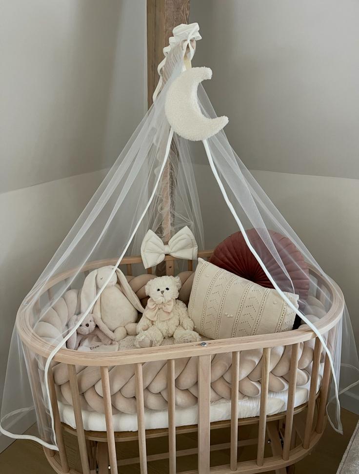 Ovaal wiegje inclusief matras en hemeltje van tule, Ophalen, Gebruikt, Wieg