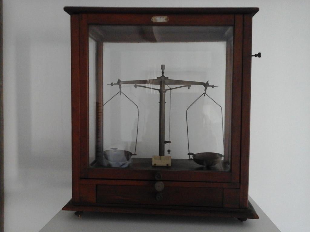 VRIJ UNIEKE ANTWERPSE DIAMANTAIRS WEEGSCHAAL VAN ROND 1900 ., Antiek en Kunst, Ophalen