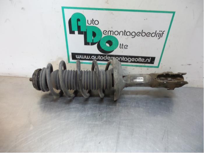 Schokdemperpoot rechts-voor van een Volkswagen Lupo (Lupo 98, Gebruikt, -, Volkswagen, -