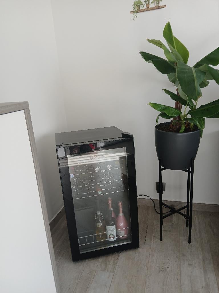 Wijnfrigo SEVERIN LED, Zonder vriesvak, 75 tot 100 liter, Zo goed als nieuw, 45 tot 60 cm