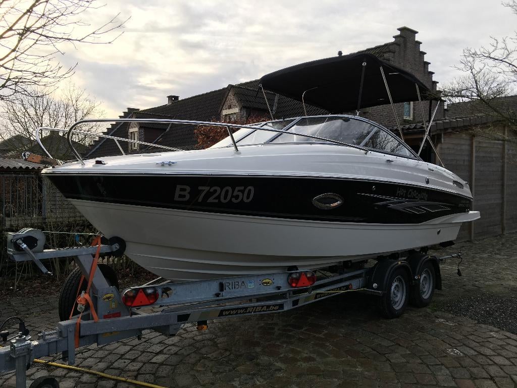 Bayliner 642 cuddy, Watersport en Boten, Speedboten, Ophalen, Binnenboordmotor, 6 meter of meer, Zo goed als nieuw