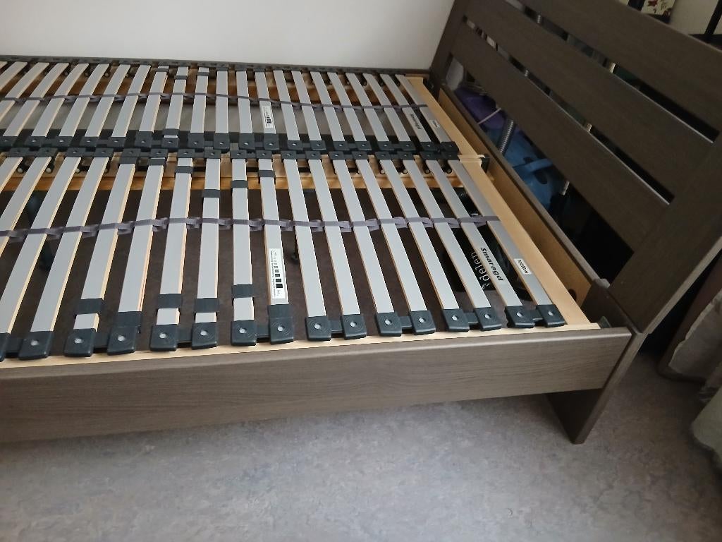 Bed met matras, Ophalen, Tweepersoons, 140 cm, Zo goed als nieuw