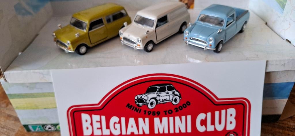 Lot 3x MINI AUSTIN LWB Mk2 (ESTATE + VAN + PICK-UP) UH Neuf, Hobby en Vrije tijd, Modelauto's | 1:43, Nieuw, Auto, Universal Hobbies