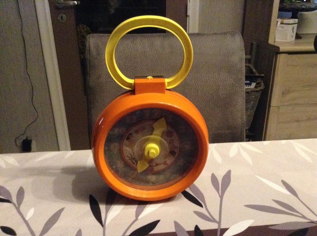 Horloge musicale vintage en plastique (Matchbox) (1972), Enfants & Bébés, Jouets | Fisher-Price, Utilisé, Autres types, Sonore