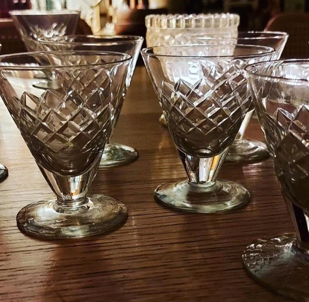 10 verres à vin en cristal, Enlèvement ou Envoi