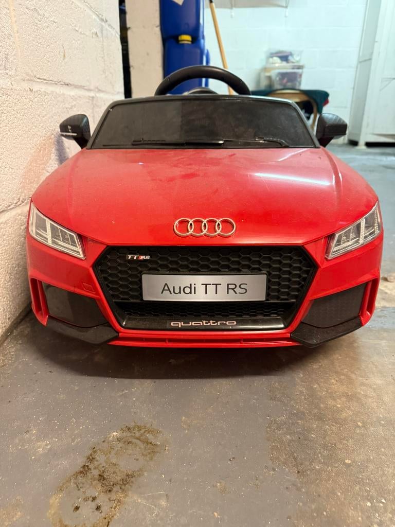 Audi TT RS rood, Ophalen, Zo goed als nieuw