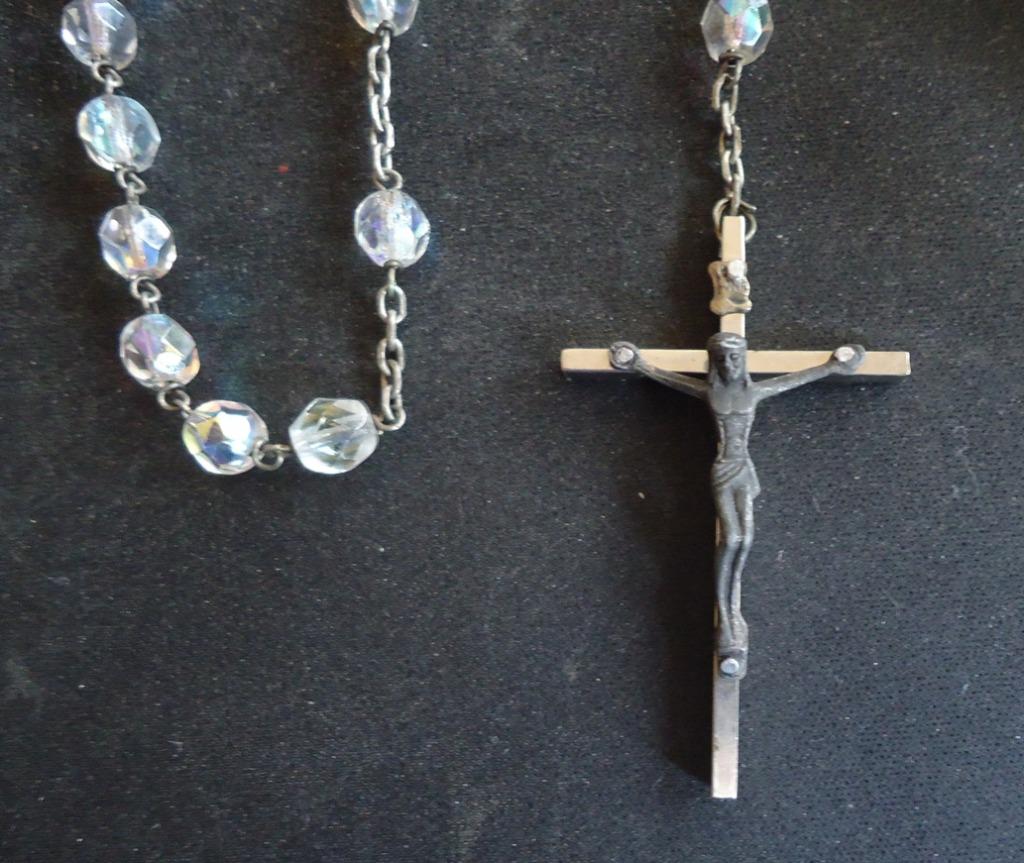 Crucifix pendentif, Collections, Enlèvement, Utilisé