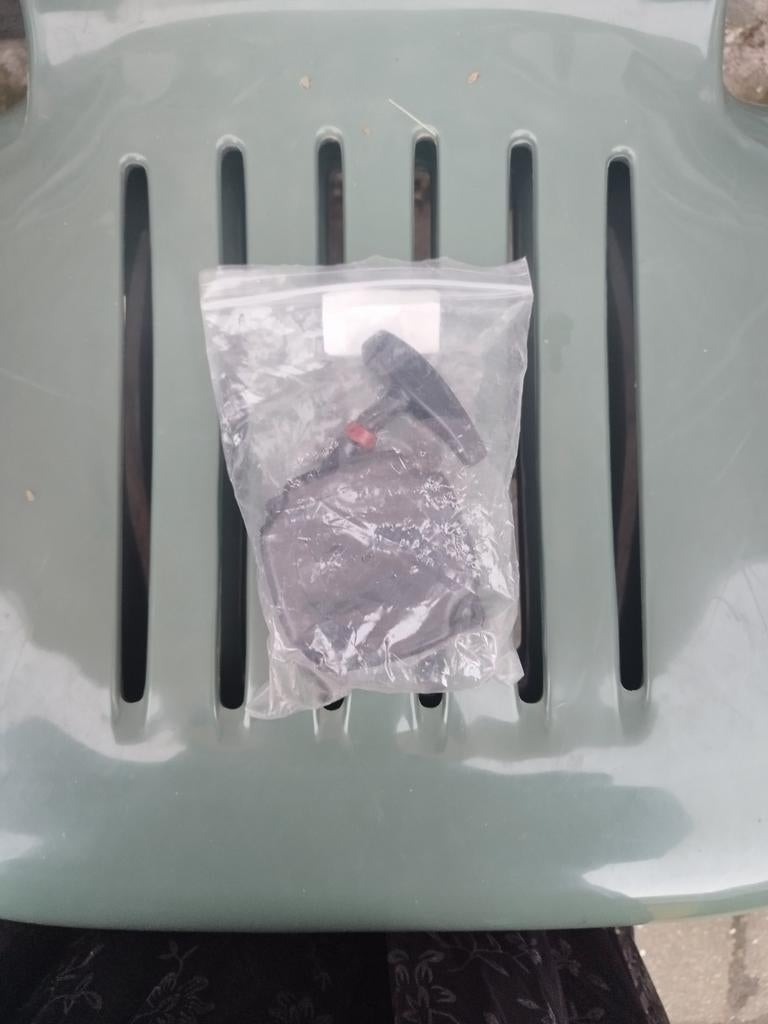 Lanceur pour tondeuse, motoculteur,..., Enlèvement