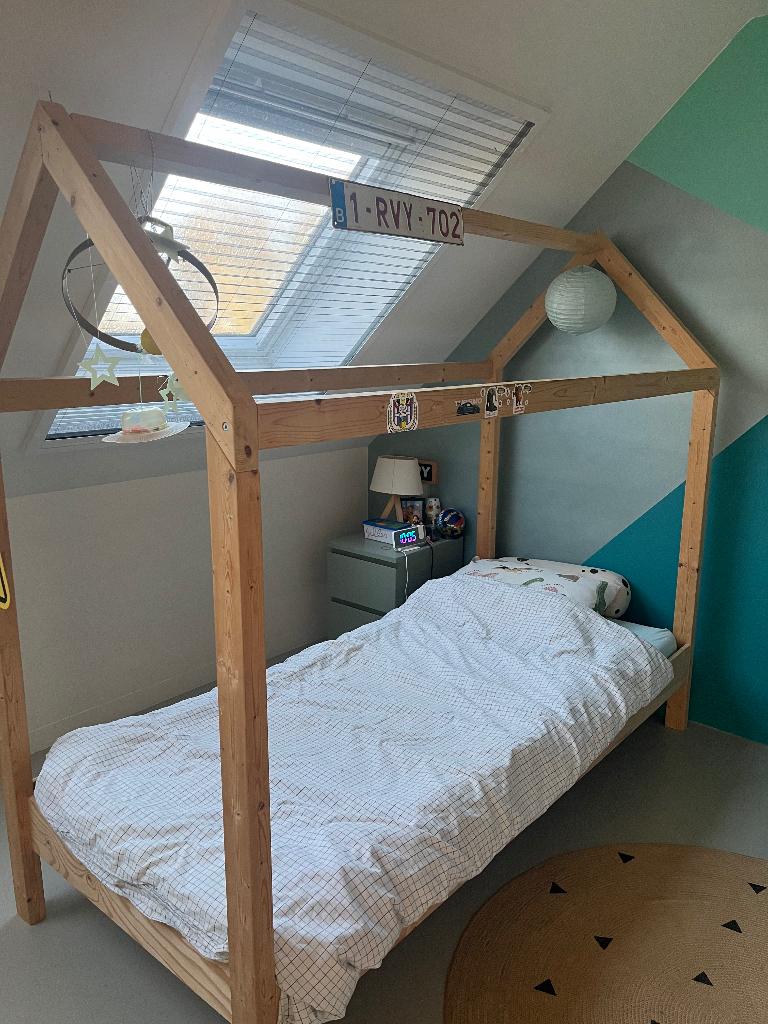 Bedframe bedhuisje hout, Kinderen en Baby's, Kinderkamer | Bedden, Ophalen, 85 tot 100 cm, Zo goed als nieuw, Lattenbodem