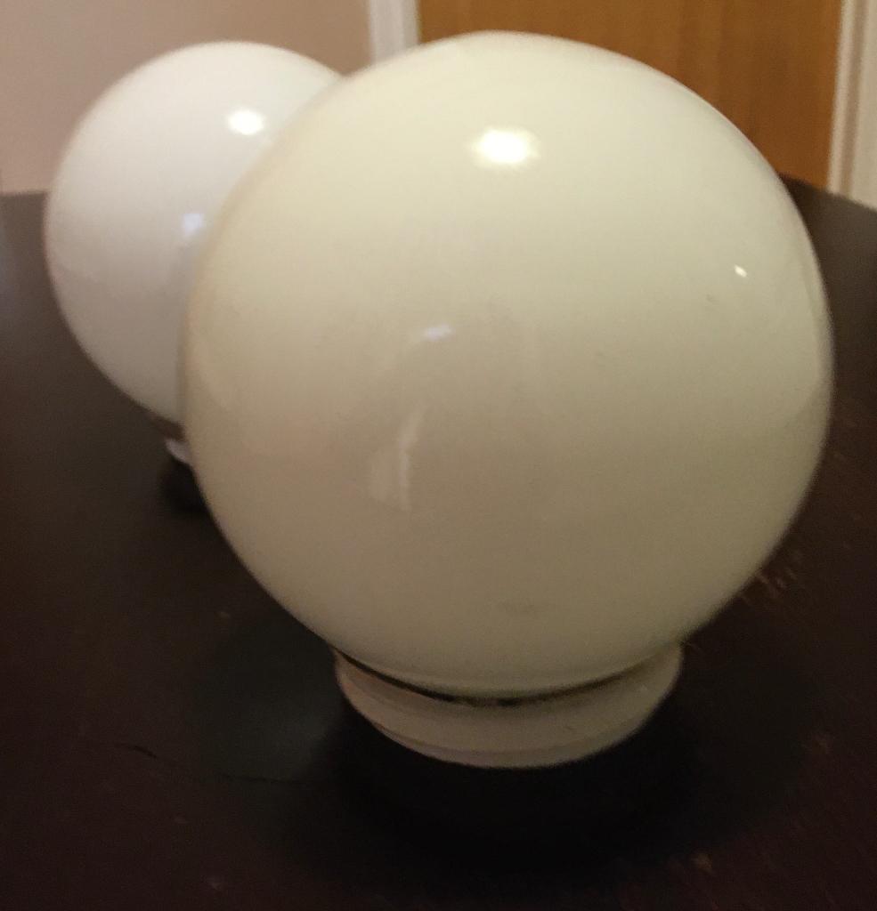 Ampoules en verre blanc pour lampe, Antiquités & Art, Enlèvement ou Envoi