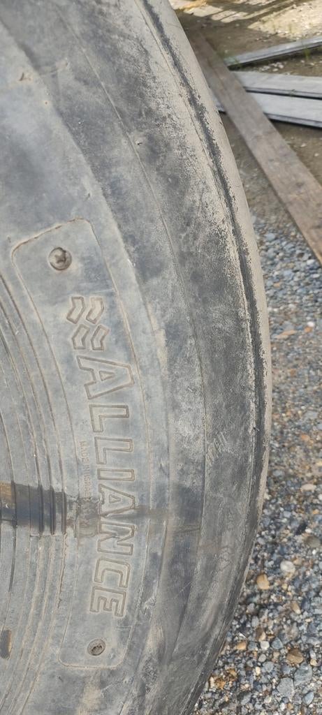 Pneus et jantes pour véhicules agricoles, Enlèvement