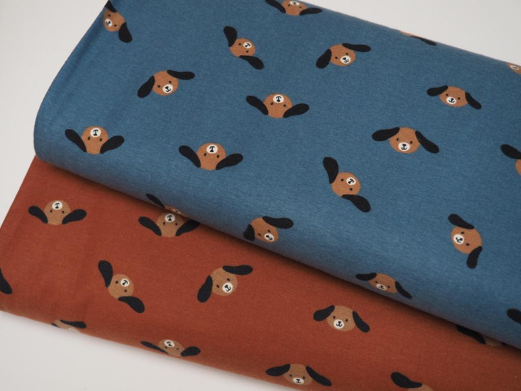 Promo! 4643)145x50cm Katoenen flanel hondje blauw / bruin, Neuf, Enlèvement ou Envoi, Coton, 120 cm ou plus