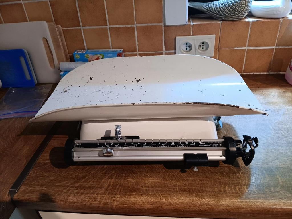 Metalen babyweegschaal, mechanisch., Ophalen, Gebruikt