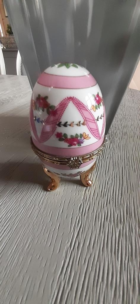 œuf en porcelaine, Enlèvement ou Envoi, Comme neuf, Porcelaine