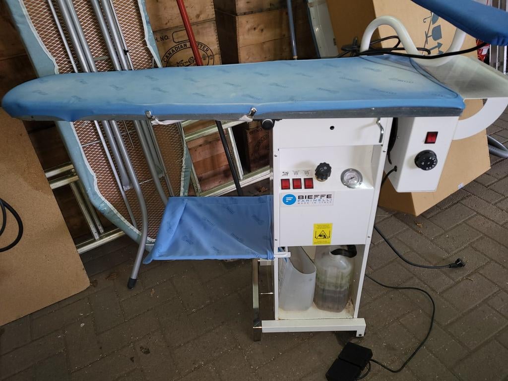 Table a repasser proffesionnele, Ophalen