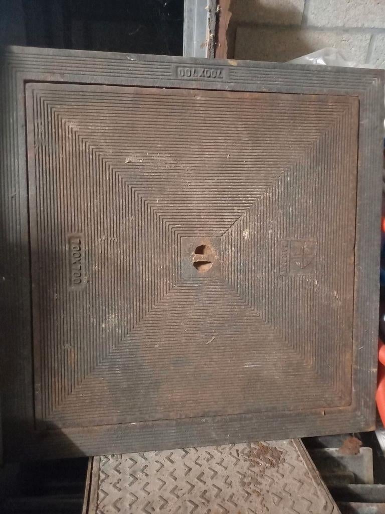 2 putdeksels 70x70, Bricolage & Construction, Enlèvement