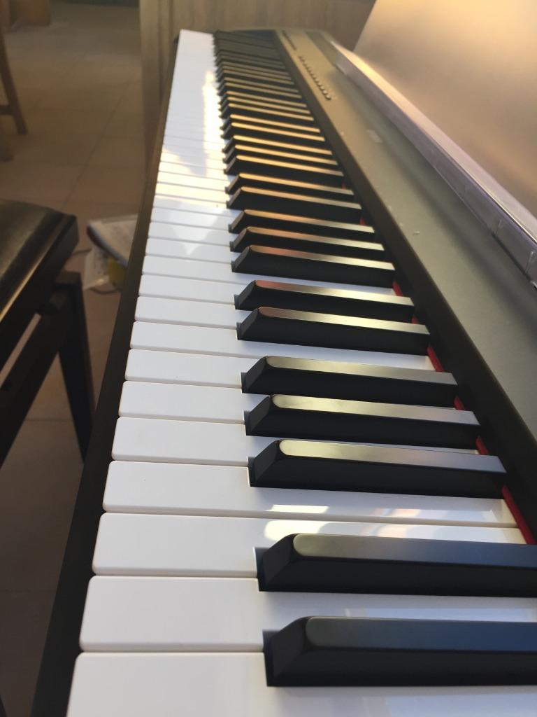 Yamaha P95 Piano numérique, avec support (statif), Enlèvement ou Envoi, Comme neuf, Digital, Piano