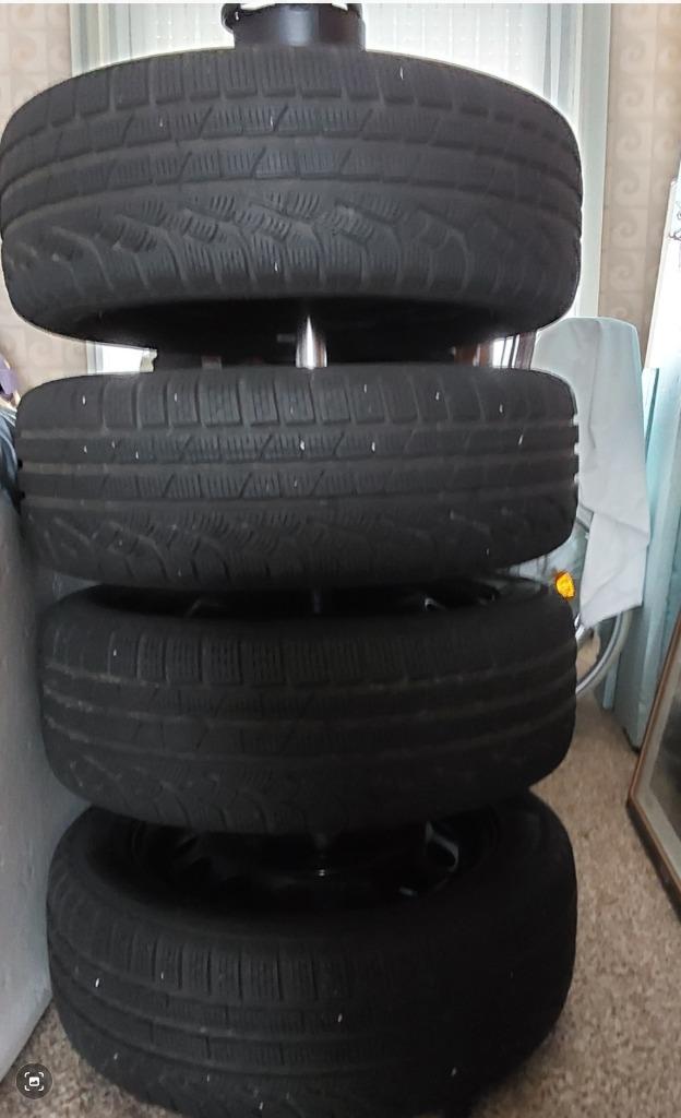 4 Pirelli winterbanden Sottozero 205/55 R16 + 4 velgen, Pneus hiver, Véhicule de tourisme, 205 mm, Enlèvement