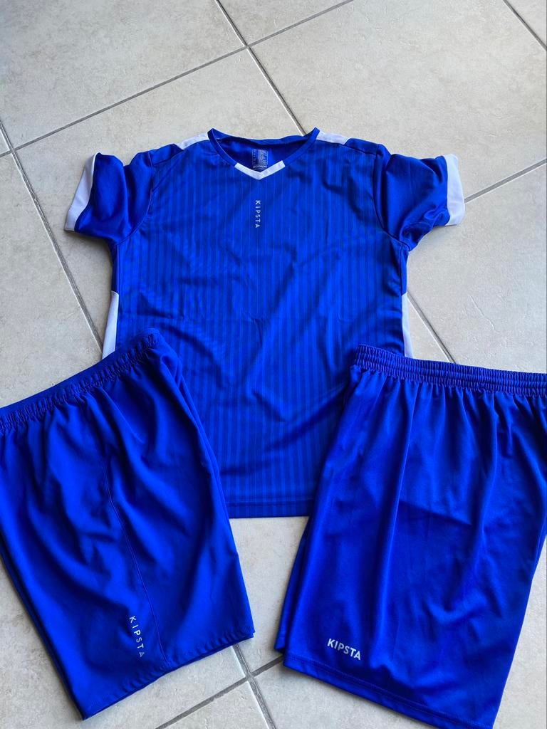 Voetbaltenue Kipsta, Sport en Fitness, Voetbal, Maat XS of kleiner, Ophalen of Verzenden, Zo goed als nieuw, Set