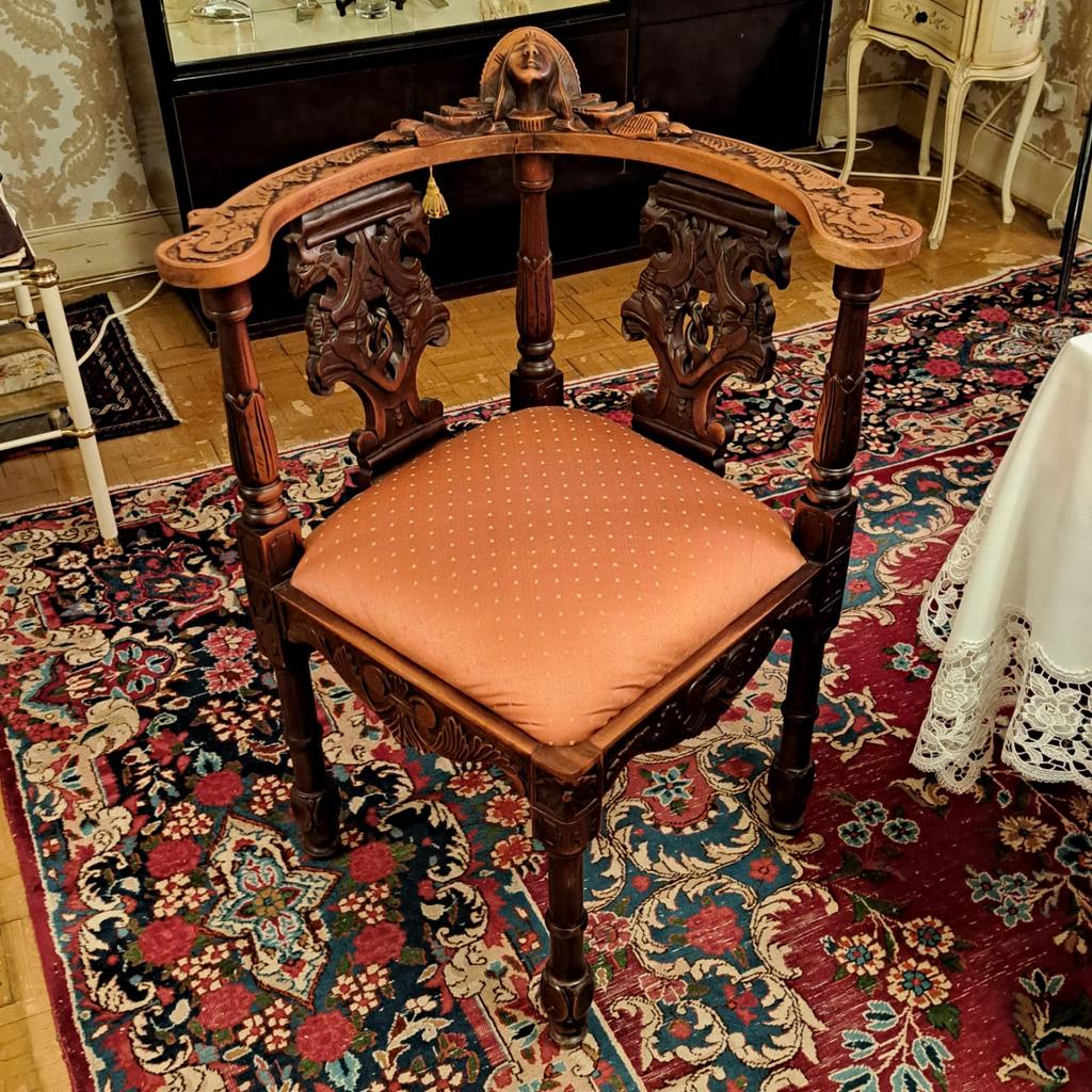 Statement piece: Antieke monnikenstoel, Ophalen