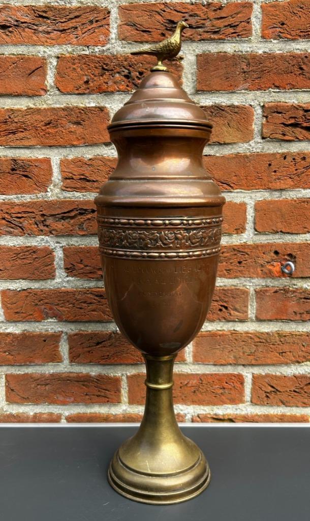 Pigeon Cup, brasserie Liebaert, Wetteren/Ronse 1933, Enlèvement ou Envoi, Comme neuf, Panneau, Plaque ou Plaquette publicitaire