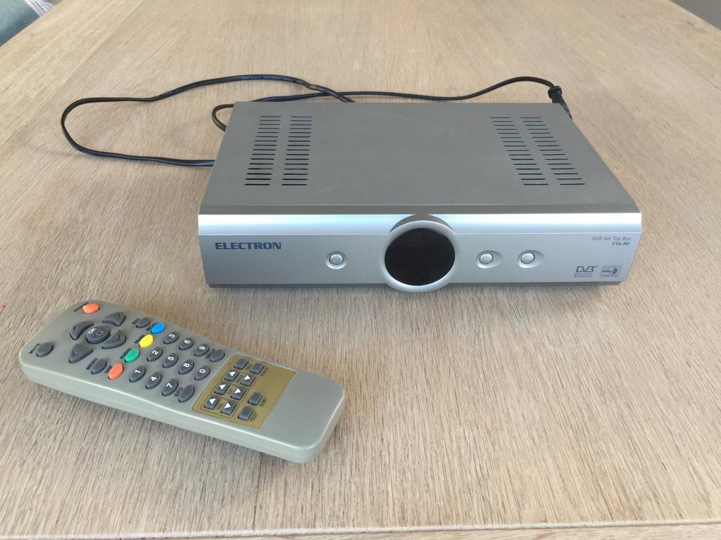 Récepteur satellite, Enlèvement ou Envoi, Comme neuf