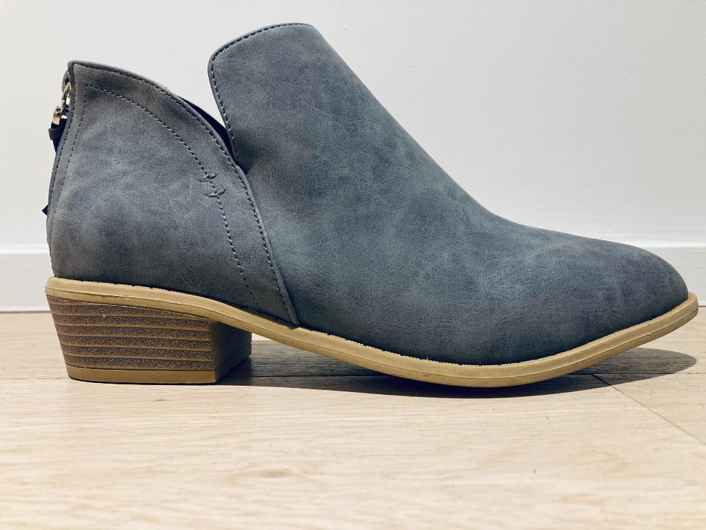 BOTTES COURTES GRISES - TAILLE 39 - NEUVES, Gris, Enlèvement, Boots et Botinnes, Neuf