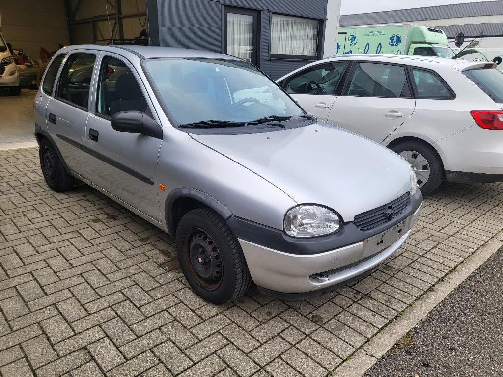 OPEL CORSA 1,2i XE 16v Young Automatique, Auto's, Stof, Zwart, 48 kW, 5 deurs