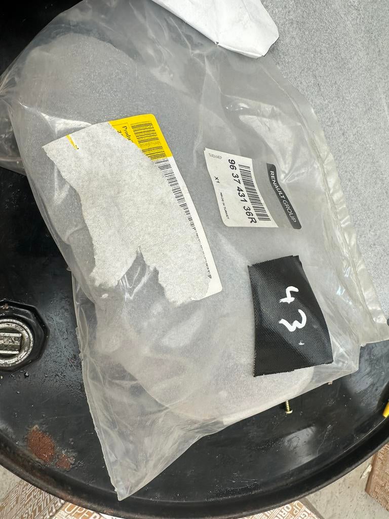 Coiffe rétroviseur Renault clio IV origine (43), Autos : Pièces & Accessoires, Rétroviseurs, Neuf, Renault