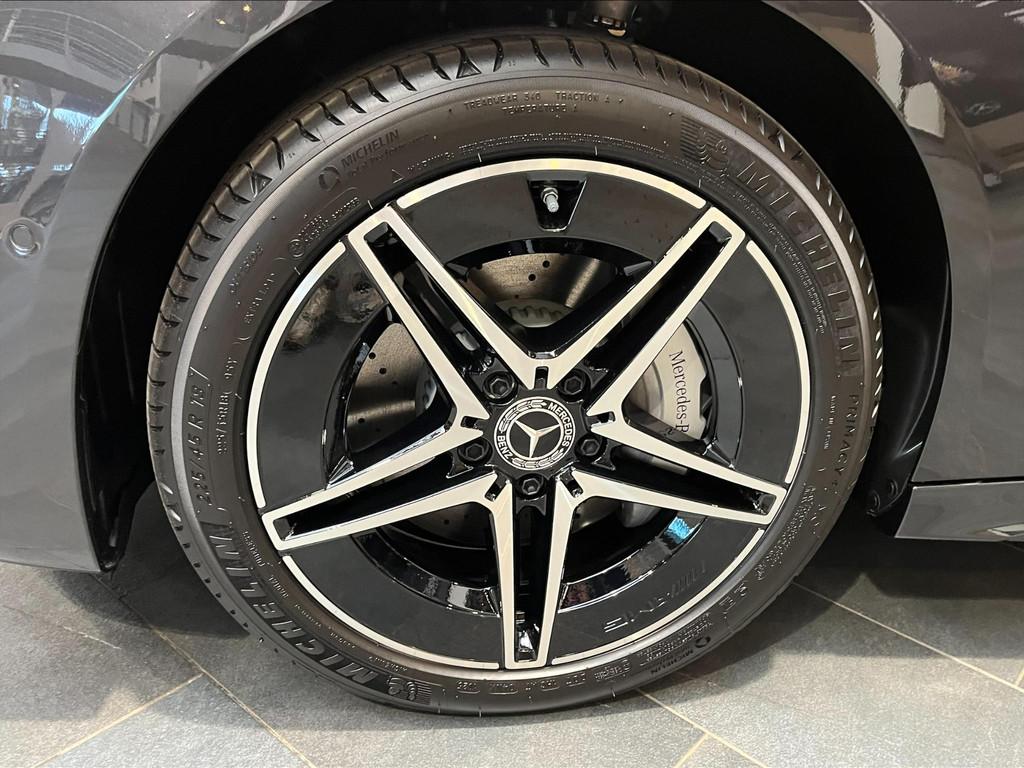 Mercedes-Benz C-klasse C 300 e Star Edition Nieuwe wagen, Auto's, Mercedes-Benz, Automaat, 4 deurs, 1800 kg, Zwart
