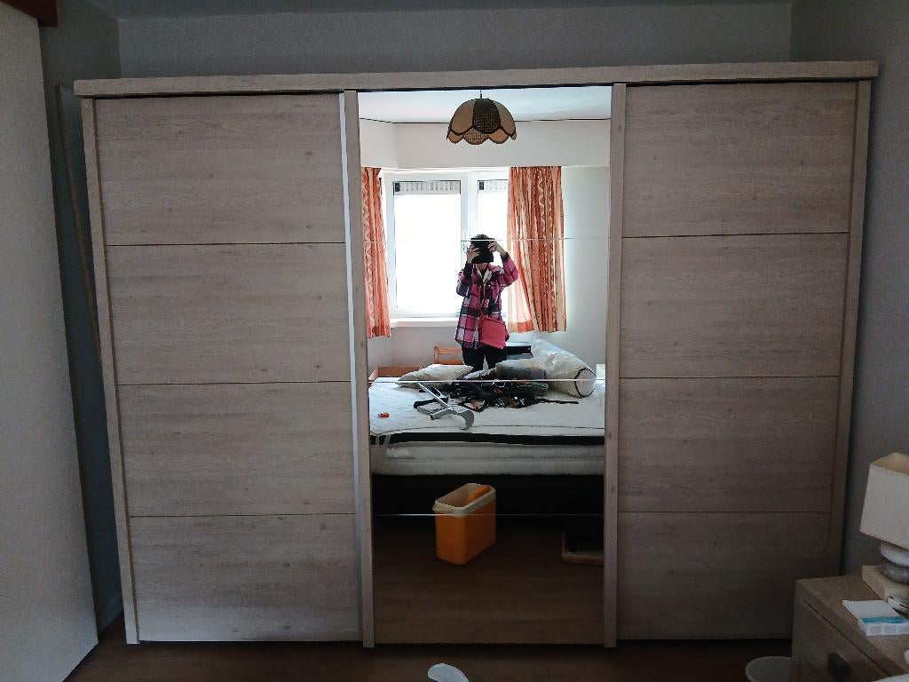 Belle garde-robe du magasin Moens, Avec tablette(s), 200 cm ou plus, Comme neuf, Enlèvement