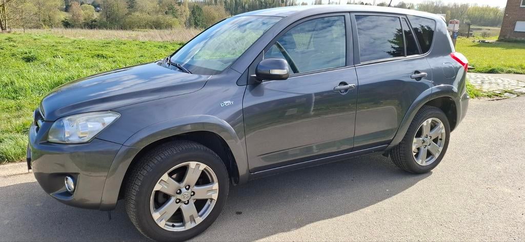 Toyota rav 4 D-CAT IN PERFECTE STAAT6500 euro, Auto's, Toyota, Automaat, Euro 5, Zwart, 4 cilinders
