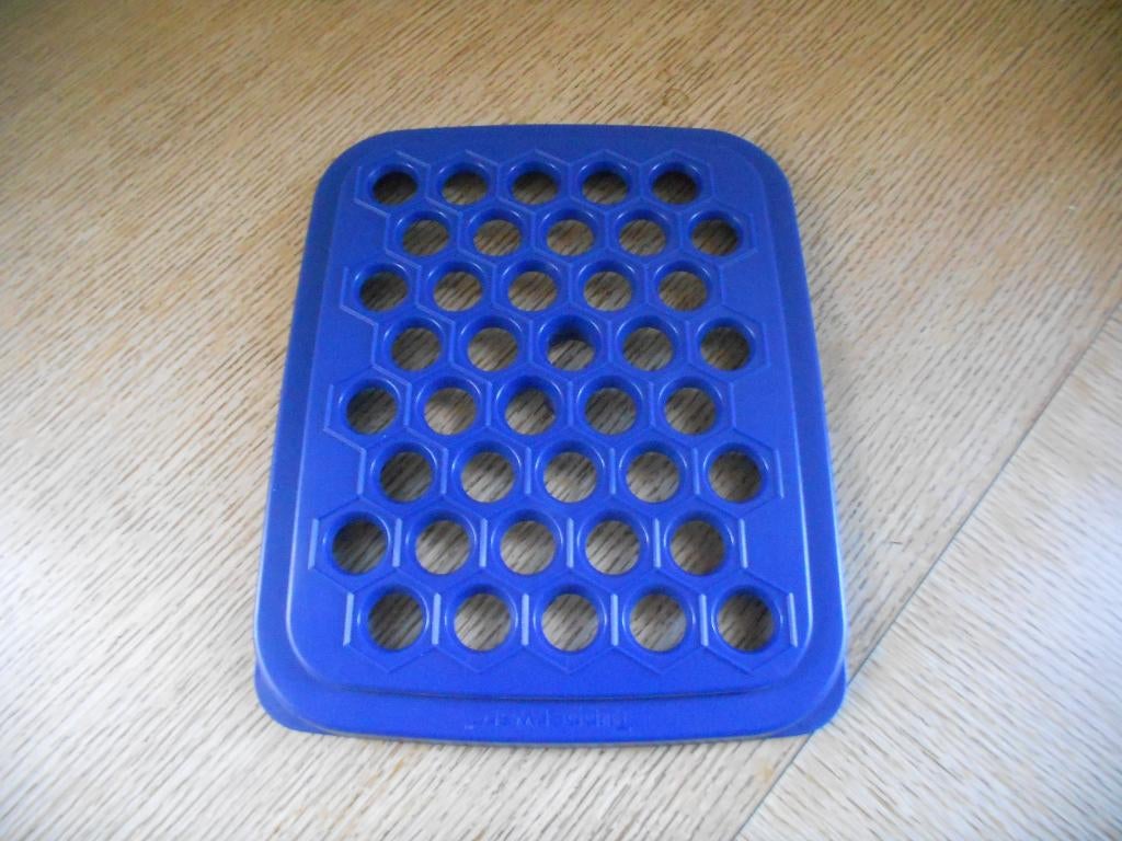 Tupperware moule bleu pour pizza/apéritif/ravioles. vv, Maison & Meubles, Cuisine| Tupperware, Bleu, Enlèvement ou Envoi