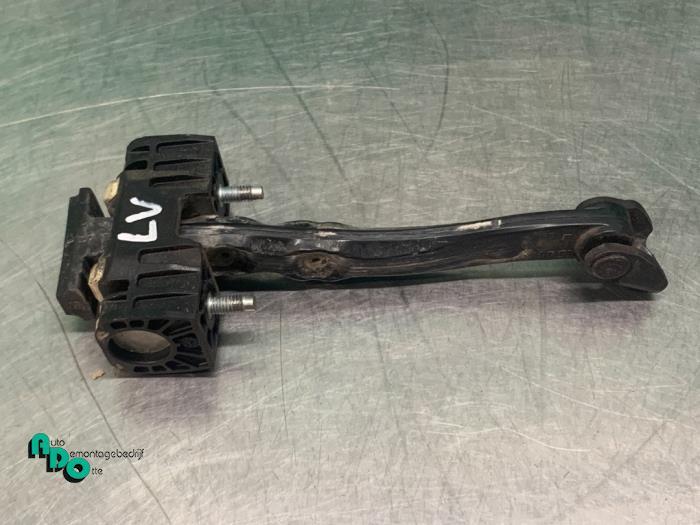 Deurvanger 4Deurs links-voor van een Opel Astra (Astra H 04-, Gebruikt, -, -, Opel