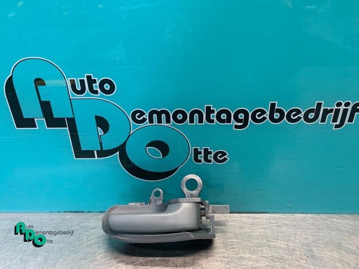 Poignée portière 4portes avant droite d'un Toyota Yaris Ve, Autos : Pièces & Accessoires, -, 3 mois de garantie, Toyota, Utilisé