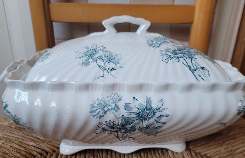 Soupière en faïence Petrus (très bon état), Antiquités & Art, Enlèvement