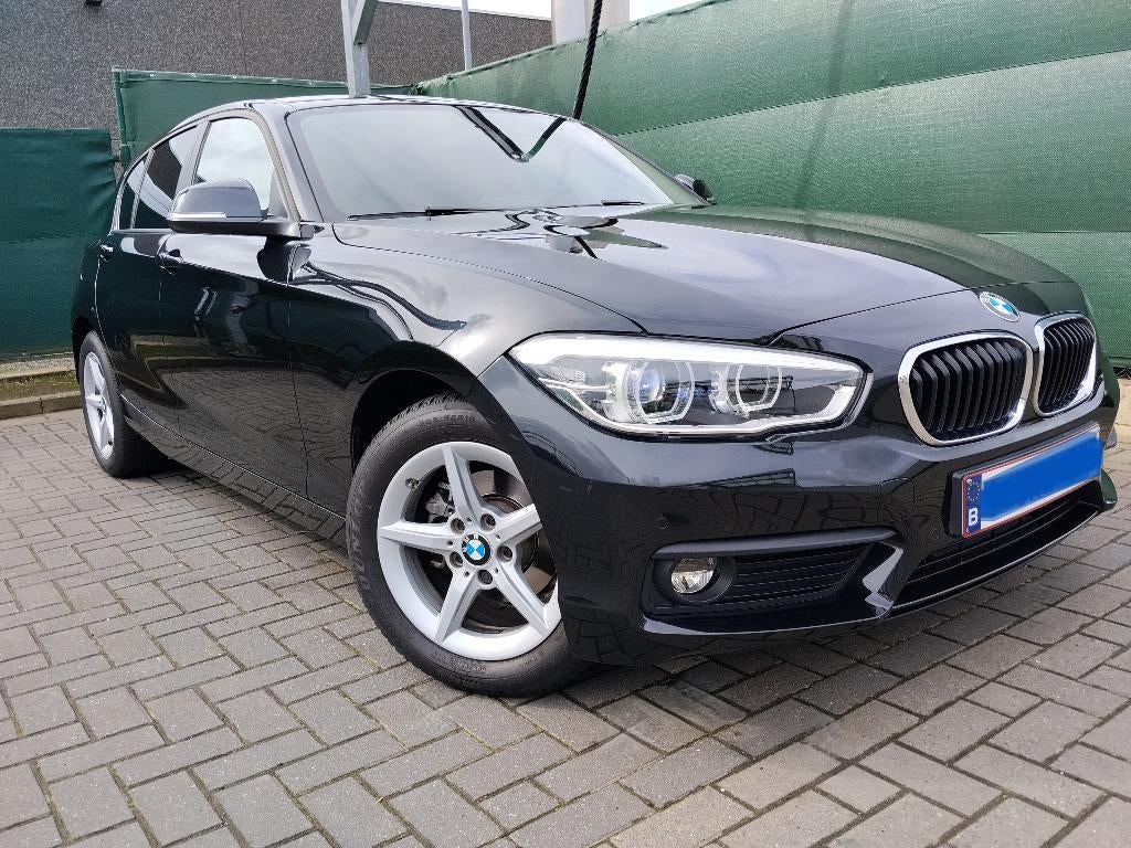 BMW 116i  (2018) - 30.000 km - 1ste eigenaar - Alu - Navi, Autos, 116 g/km, Achat, Euro 6, Boîte manuelle