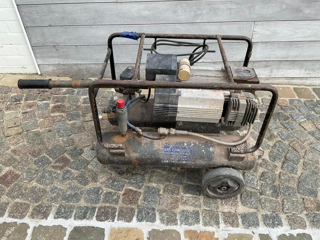 Compresseur, Bricolage & Construction, Compresseurs, Enlèvement, 200 à 400 litres/min, Utilisé, 6 à 10 bars