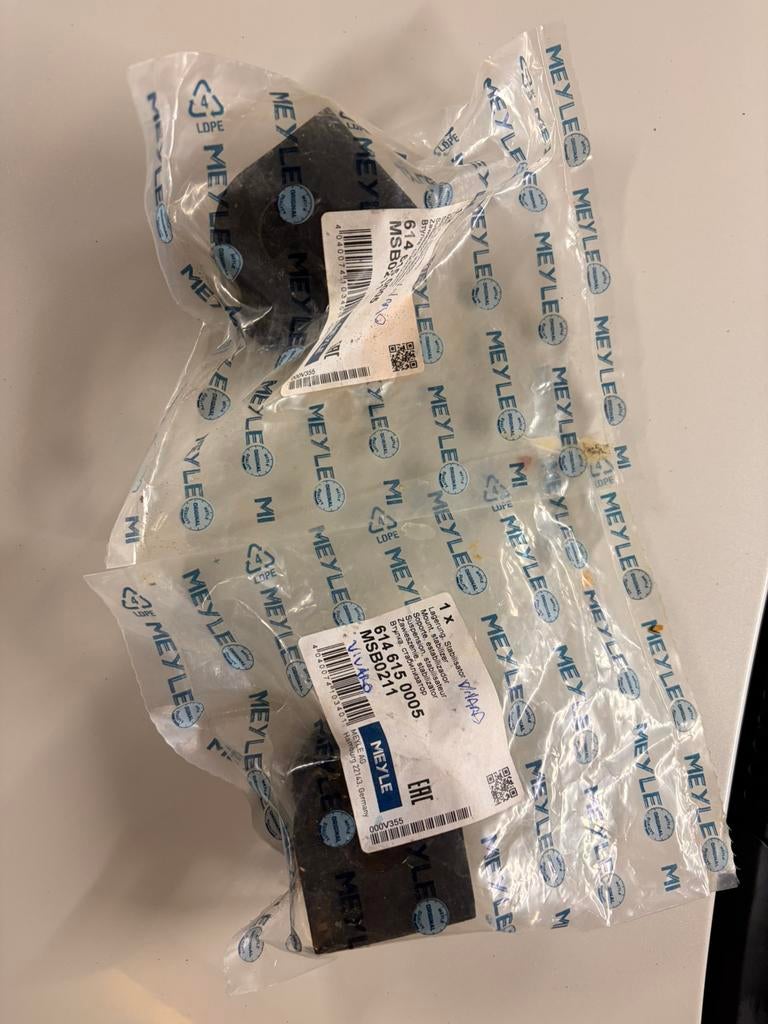 Silentbloc - Opel Vivaro, Auto-onderdelen, Elektronica en Kabels, Ophalen, Opel