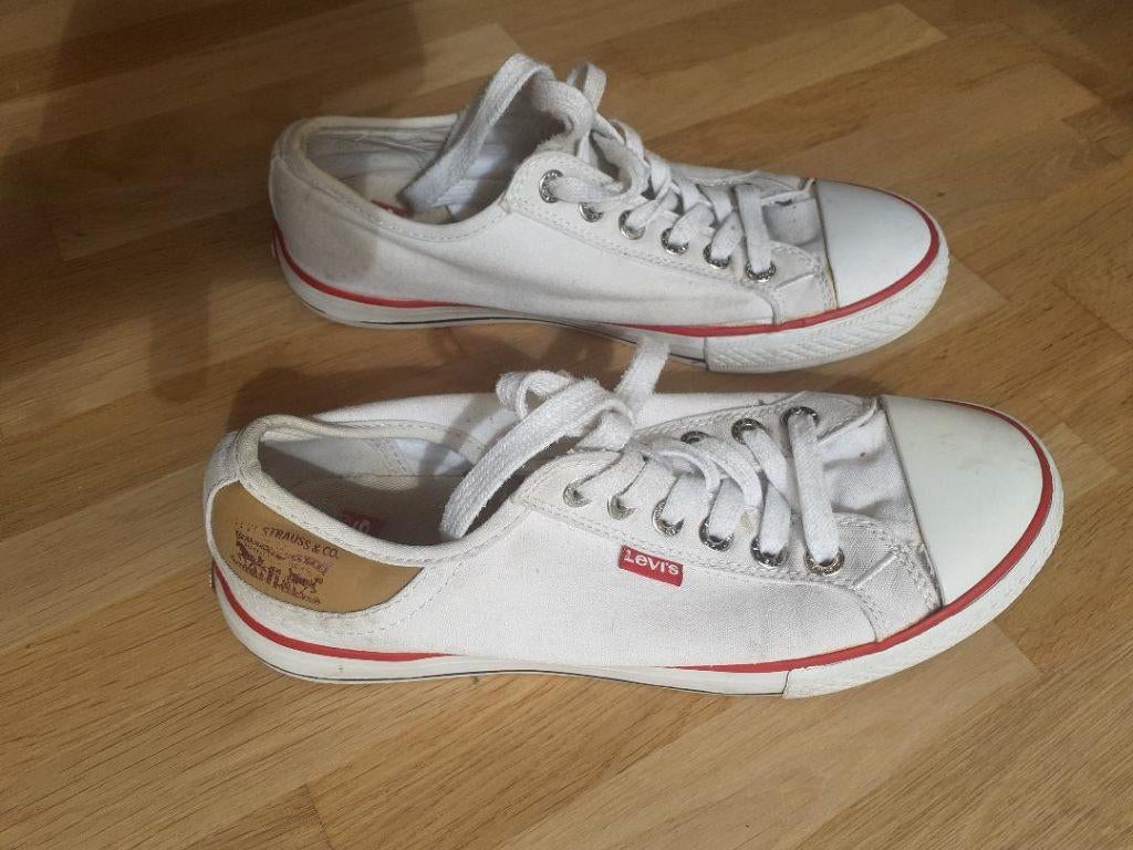 Maat 40 - Levi's Strauss - witte sneakers laag model, Wit, Ophalen of Verzenden, Sneakers, Gedragen