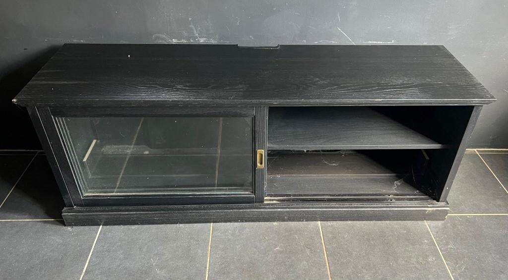 Kwalitatieve zwarte tv-kast met glazen schuifdeuren, Maison & Meubles, Armoires | Mobilier de télévision, Utilisé, Autres matériaux