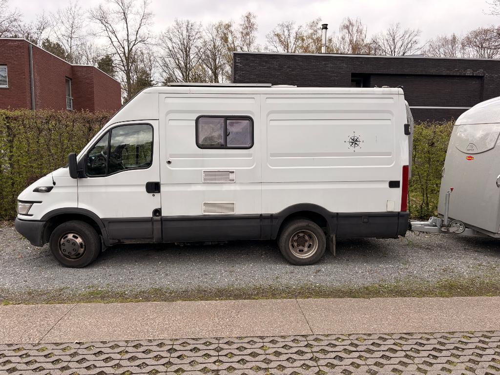 camper Iveco 3.0 4cyl en paardentrailer 3.5T böckmann, Caravanes & Camping, Camping-cars, Autres marques, Siège standard, Boîte manuelle