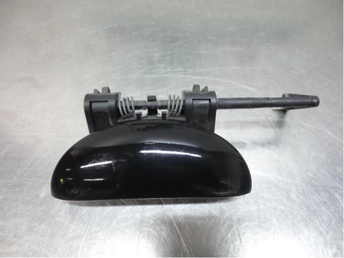 Poignée portière 4portes avant gauche d'un Peugeot 206 (20, Autos : Pièces & Accessoires, Carrosserie & Tôlerie, Peugeot, Utilisé