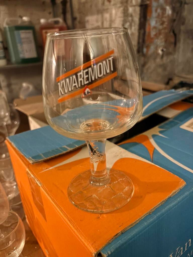 Verres à bière Kwaremont, Collections, Enlèvement, Comme neuf, Verre à bière