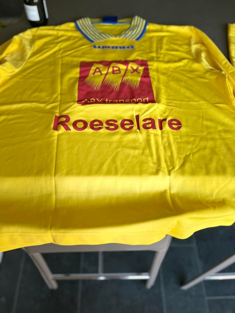 Retro voetbal tenue  19stuks, Sport en Fitness, Voetbal, Maat XL, Ophalen, Zo goed als nieuw, Set