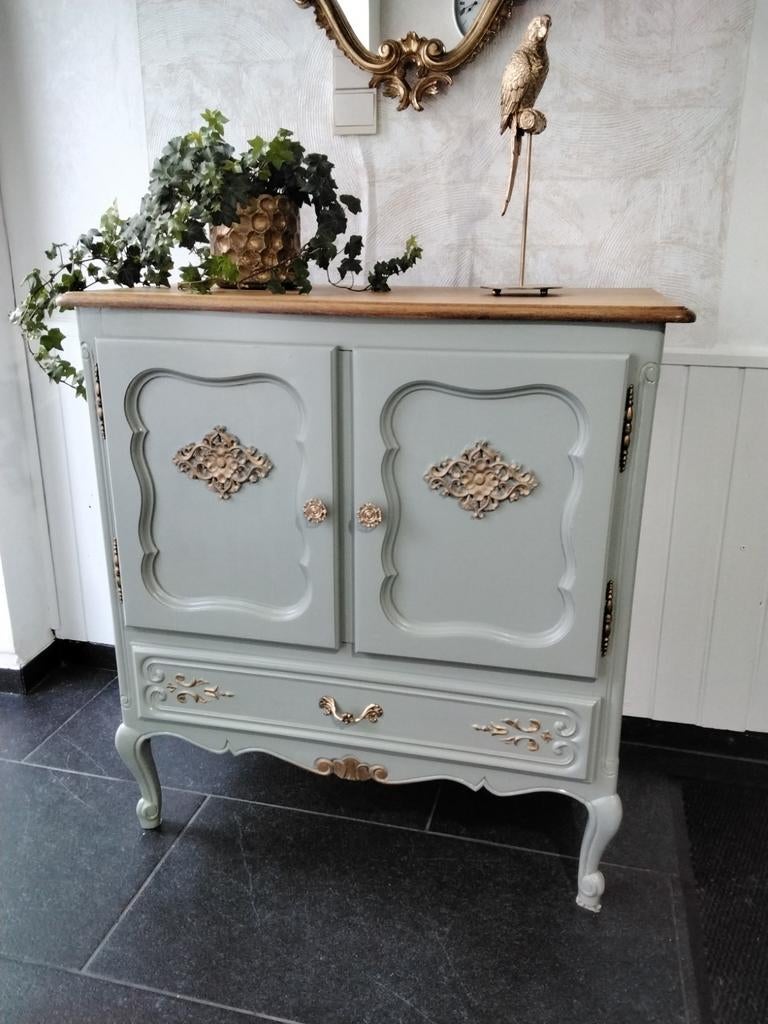 Superbe petit meuble relooké, Maison & Meubles, Armoires | Dressoirs, Enlèvement
