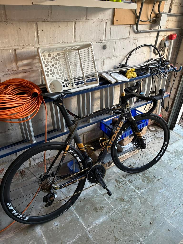 Vélo de route ATOM6 Auro SRAM Force en carbone, 10 à 15 vitesses, Comme neuf, Enlèvement, 53 à 57 cm