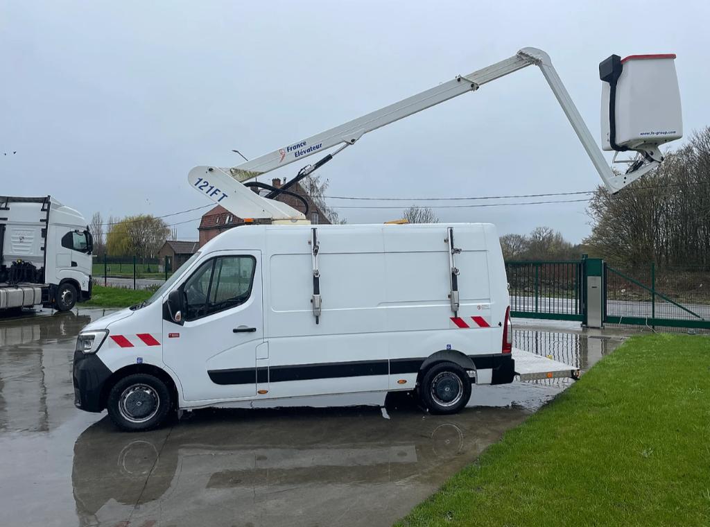 Leasing / Renting Hoogtewerker - meerdere op stock, Auto's, Euro 6, Renault, 2 zetels, Onderhoudsboekje