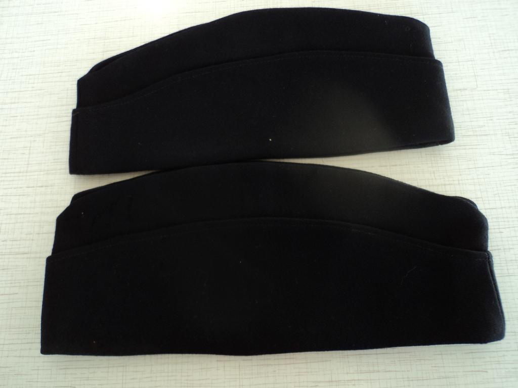 2 Politiemutsen van de Kadetten school, Verzamelen, Militaria | Algemeen, Ophalen of Verzenden, Landmacht